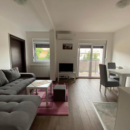 Dom Apartmani Kragujevac Dış mekan fotoğraf